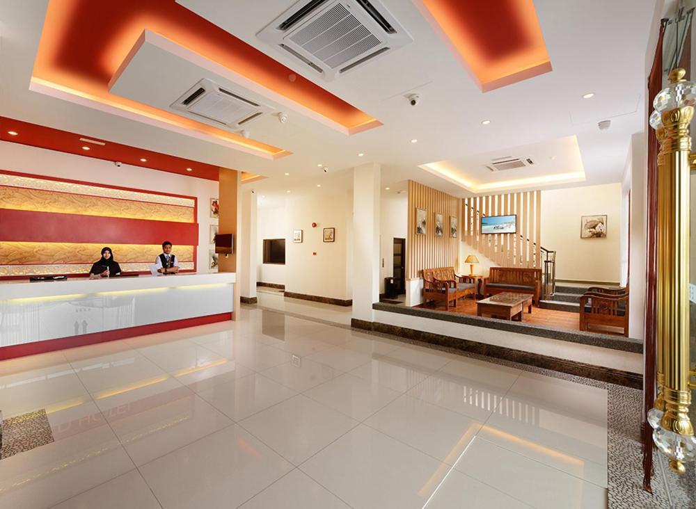 Ernes Hotel Bandar Perda Kampong Permatang Batu Exterior foto